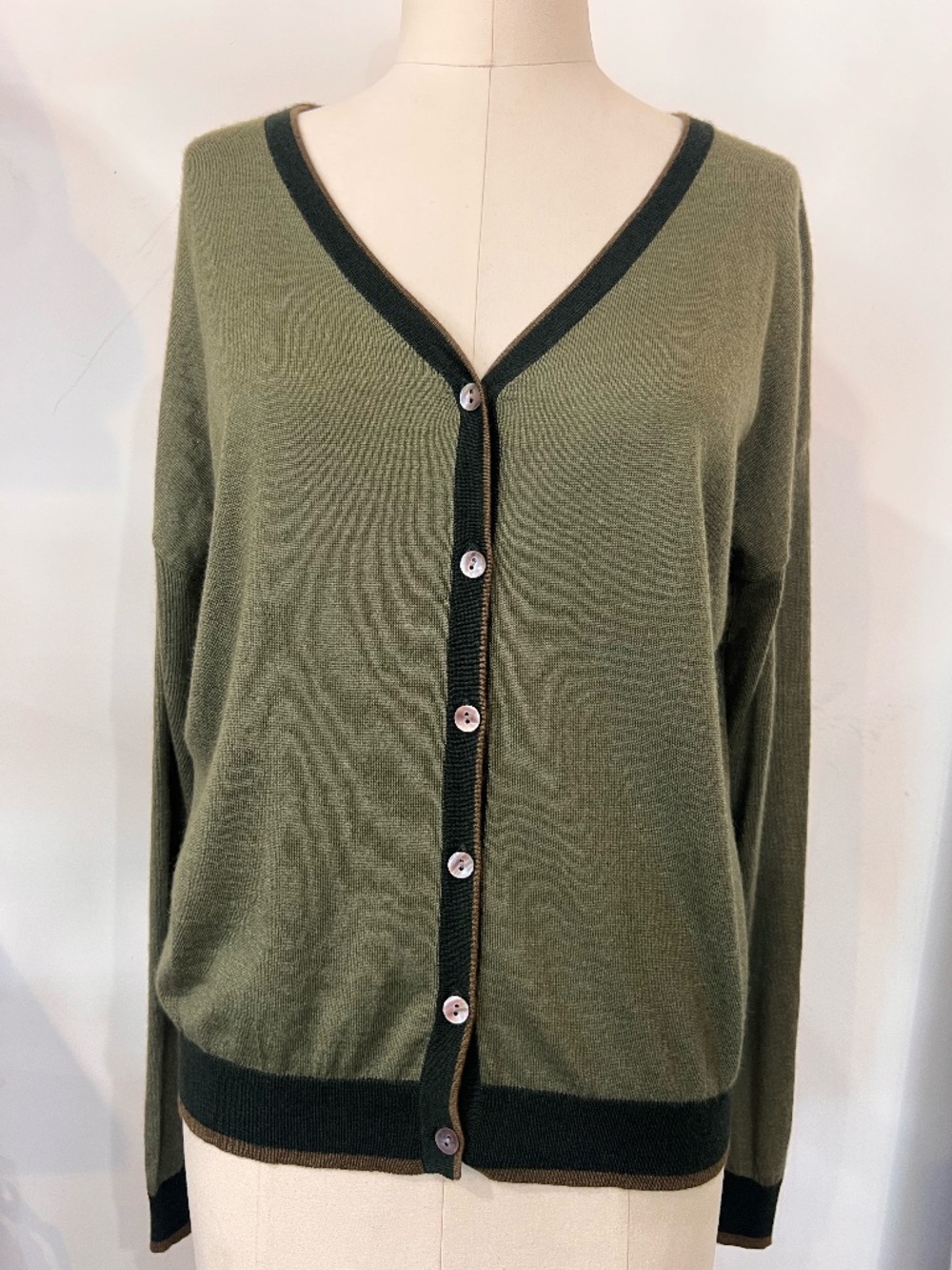 Parkerblue Botton down Cashmere Sweater